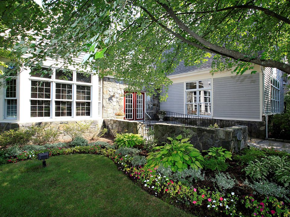 2nd image of 10 Westfield Ln