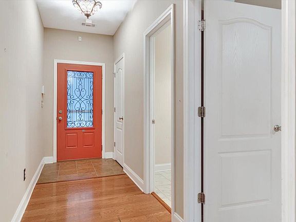 5th image of 524 Casey Court