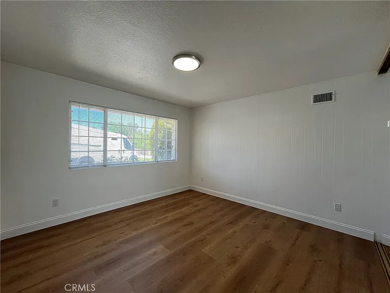 16944 Superior St — Photo 20