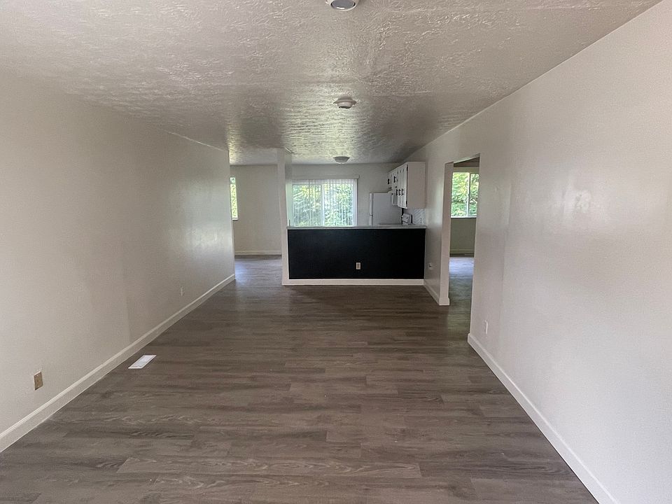 1st image of 2605 Terry Hawk Dr #2605