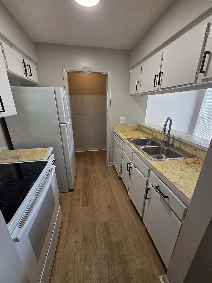 1 bed, 718 sqft, $1,450 — Photo 3
