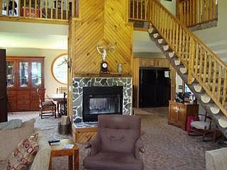 Fireplacr from lodge room