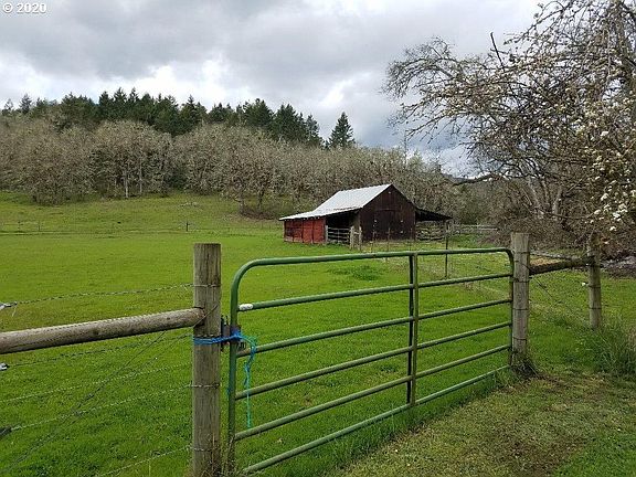 5th image of 1095 Flournoy Valley Rd