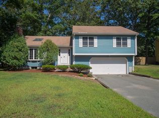 85 Erica Dr, Stoughton, MA 02072