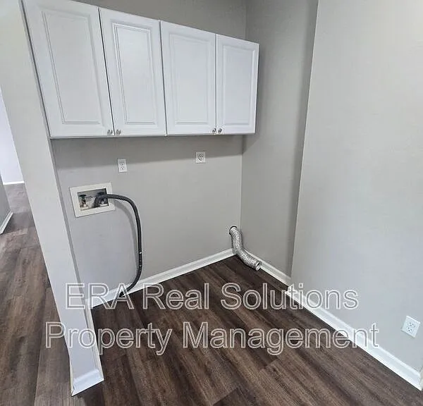 170 S Highland Ave — Photo 16