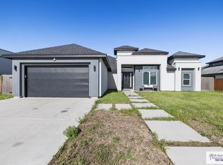 9175 Lake Charles Dr, Los Fresnos, TX 78566