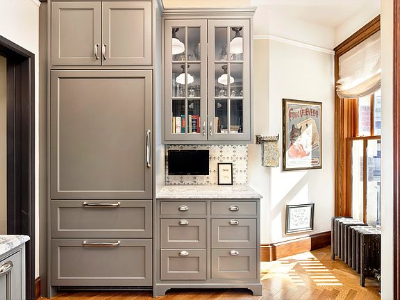 5th image of 171 W 71st St #9B