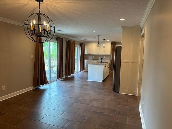 5th image of 30 Blount Dr