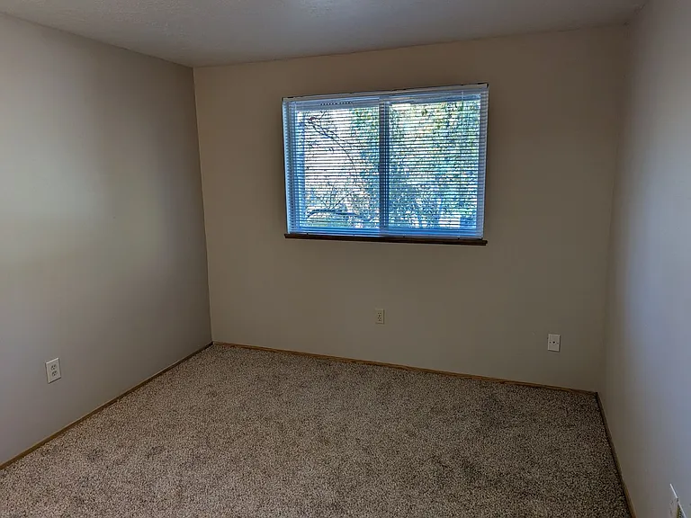 Silverwood Apartments — Photo 60