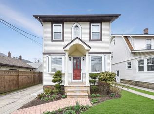 111 President St, Lynbrook, NY 11563