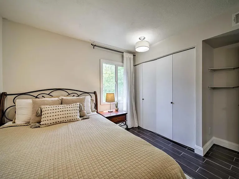 3327 S Poplar St — Photo 18