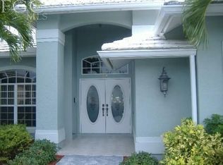 113 SE 8th Pl, Cape Coral, FL 33990