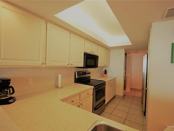 4th image of 708 Padre Blvd #207