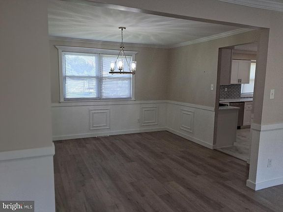 3rd image of 119 Colonial Rd