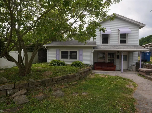 224 Jaric Ave, Lowellville, OH 44436