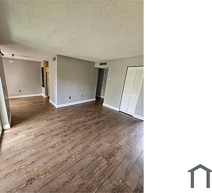 9003 Westchester Cir #8 — Photo 3