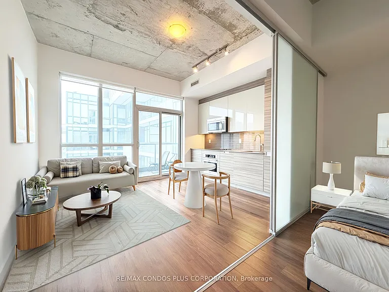 210 Simcoe St #2410 — Photo 6