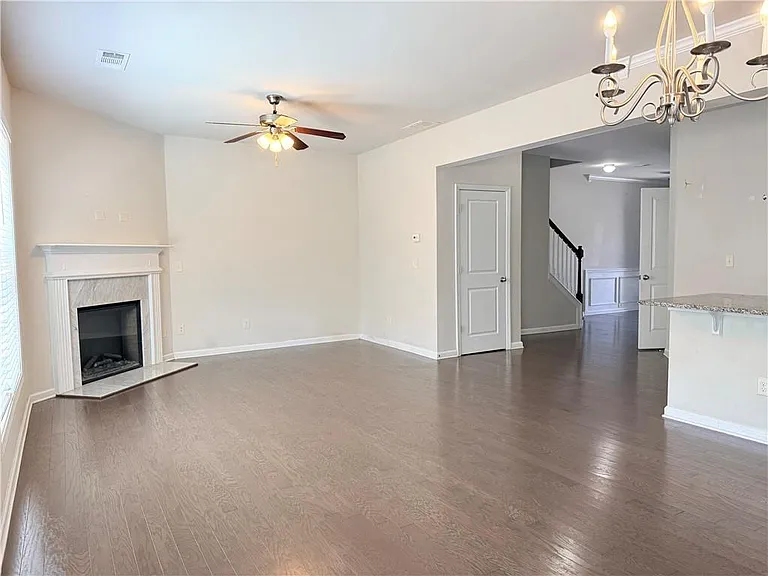 1033 Haley Woods Ln — Photo 6