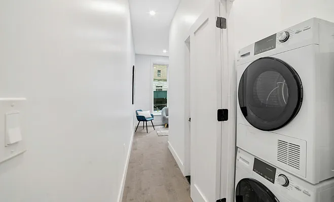 Rented by Compass | media 41