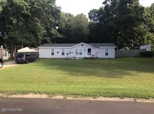 29466 Jewells Dr, Lawton, MI 49065