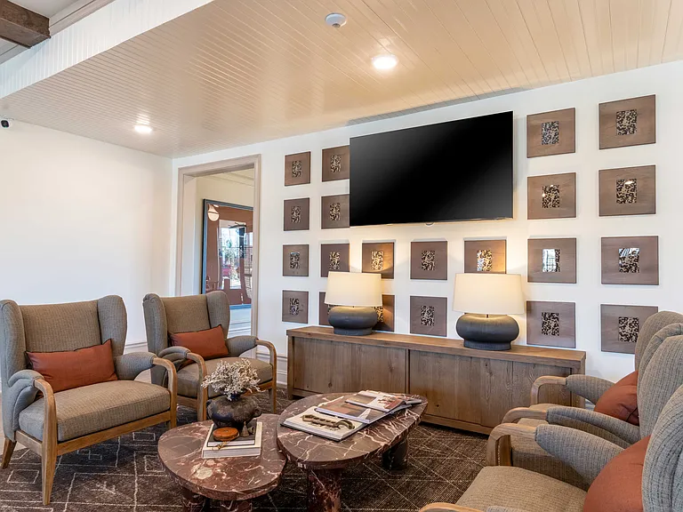 250 Dunbarton Dr — Photo 14