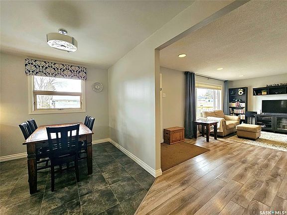 5th image of 255 14th Ave NE