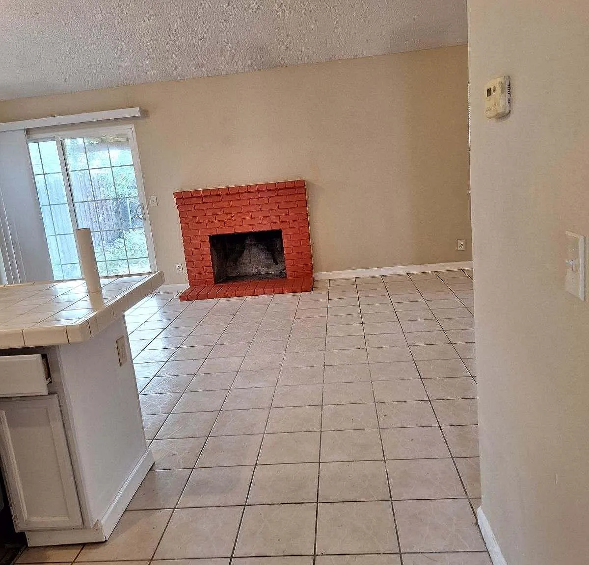 3 bed, 1470 sqft, $2,395 — Photo 2