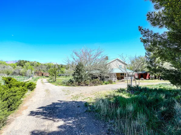 102 N Main St, Veyo, UT 84782