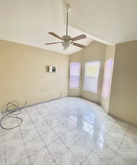 7421 Bishop Flores Dr — Photo 5