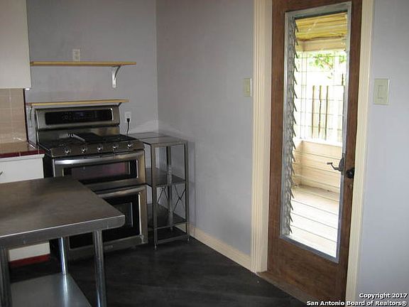 4th image of 306 E Glenview Dr