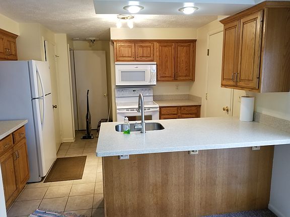 2nd image of 266 Greenway Blvd