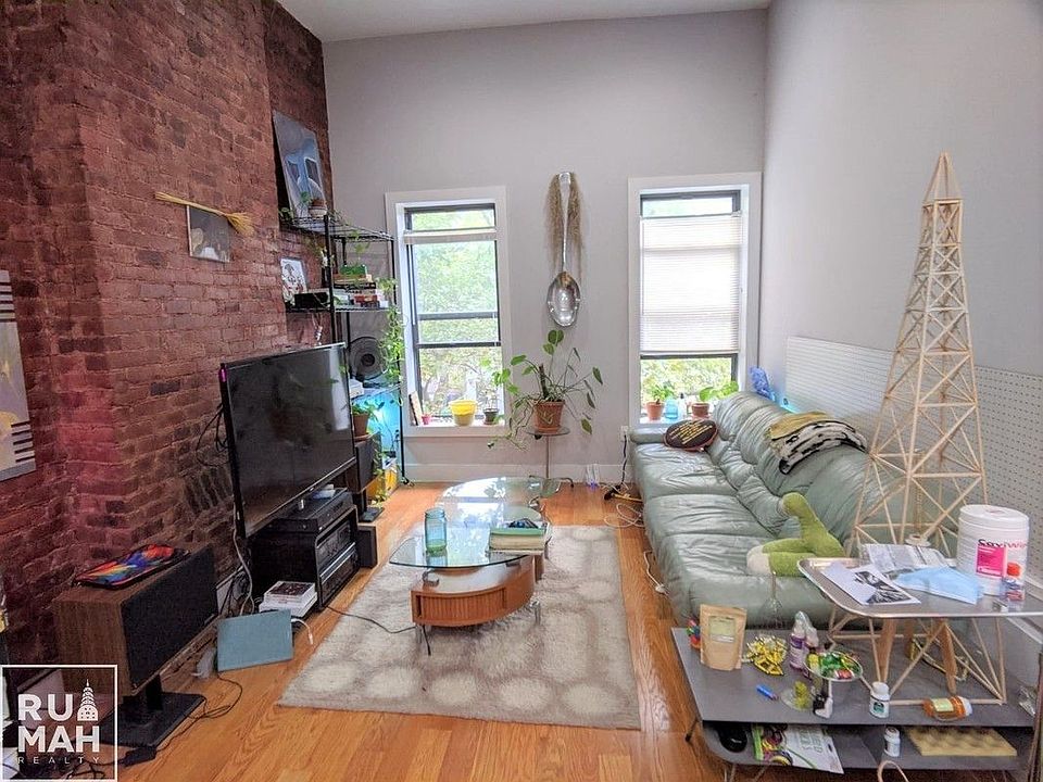 1st image of 481 Marion St #3