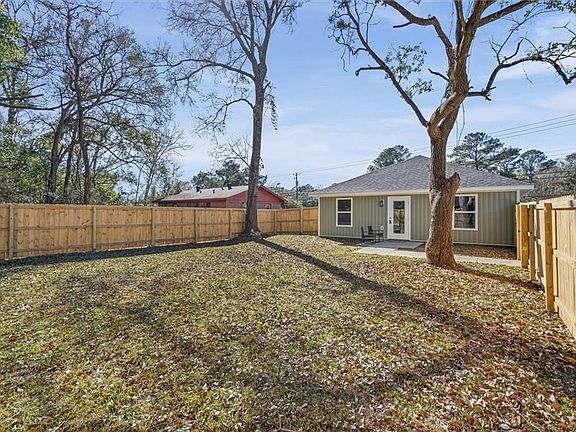 3rd image of 1517 Stewart Rd