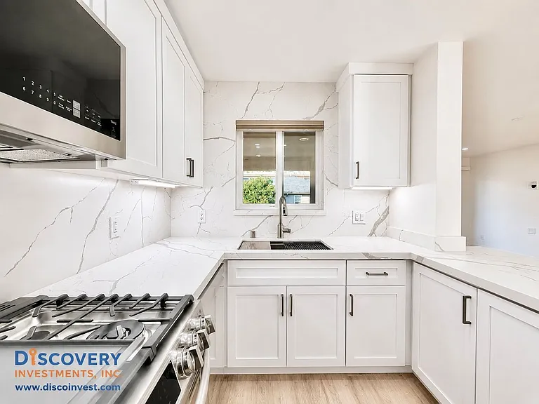 3939 Midvale Ave — Photo 12