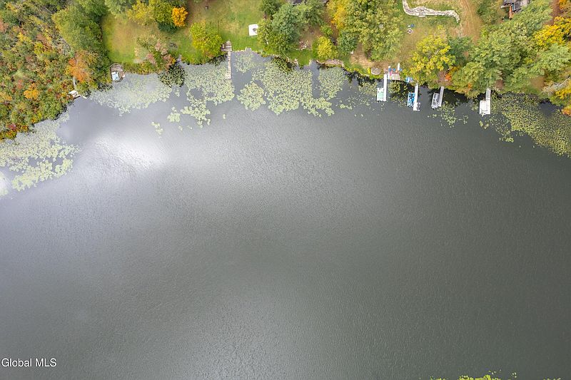 4th image of 60 Saunders Lane