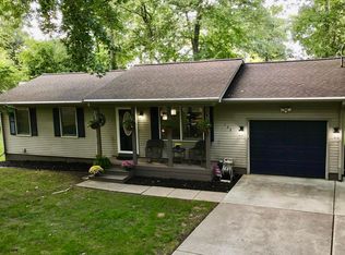 132 Clyde James Dr, Pleasant Lake, MI 49272
