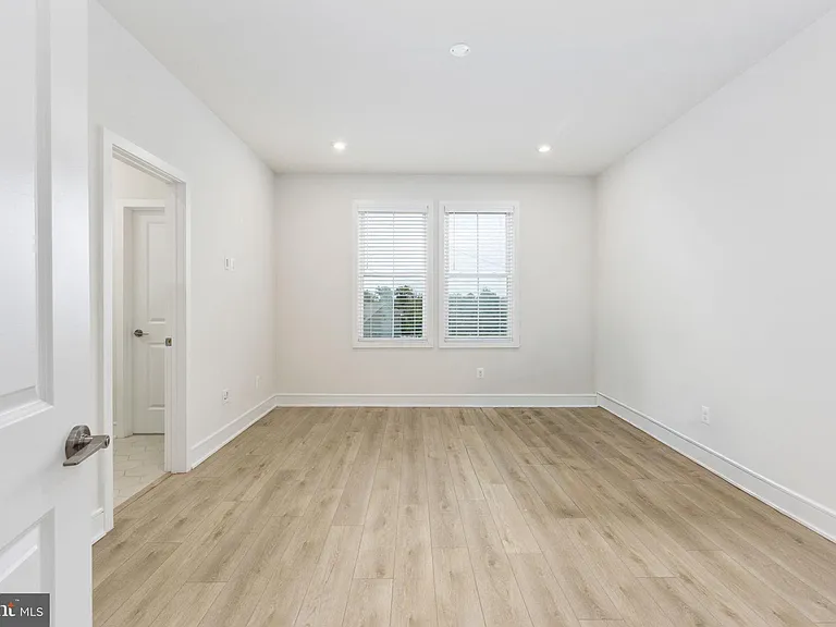 42086 Picasso Sq — Photo 26