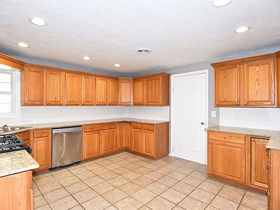 Kitchen access to garage.