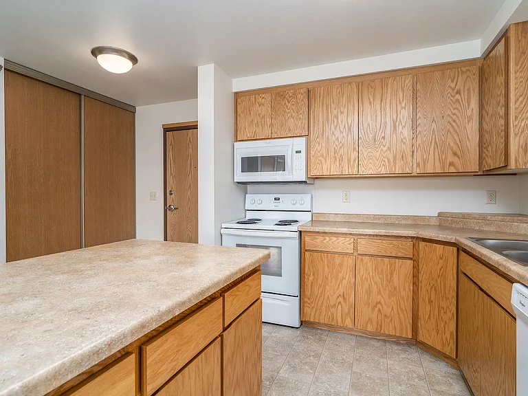 Desoto Estates — Photo 4