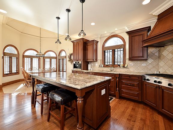 5th image of 10 Carnoustie Ln