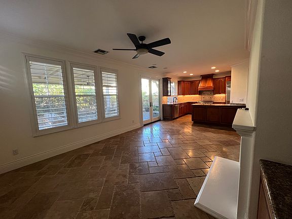 5th image of 4105 Pleasanton Ave