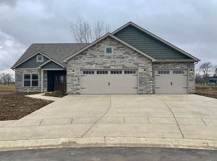 2090 Maple Leaf Dr, Kokomo, IN