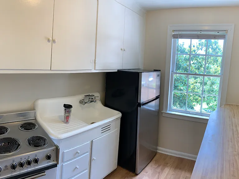 2827 Thornhill Rd — Photo 10