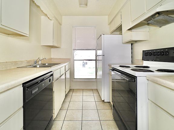 4th image of 3828 Cibolo Dr APT 108