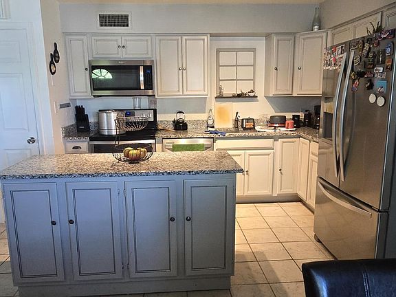 4th image of 454 N Curtis Ave