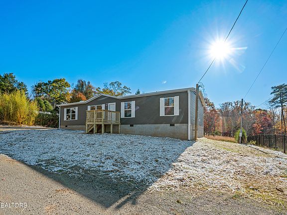 3rd image of 123 Friendship Ln