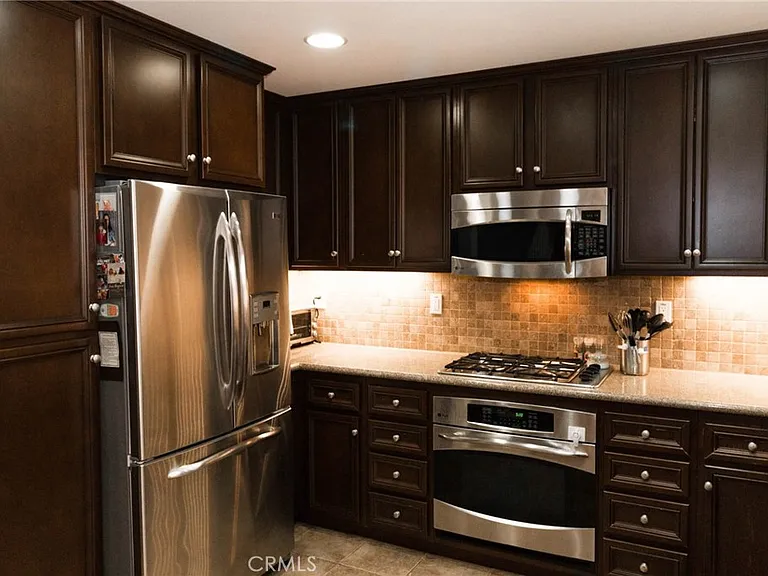 46 Meridian Dr — Photo 3