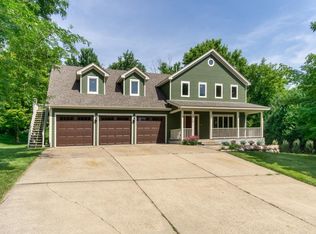 6910 Alpine Trl, Eden Prairie, MN 55346