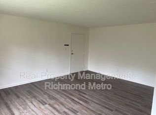 2004 Warren Ave #F, Hopewell, VA 23860