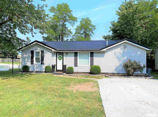 970 Vandalia Rd, Louisville, IL 62858